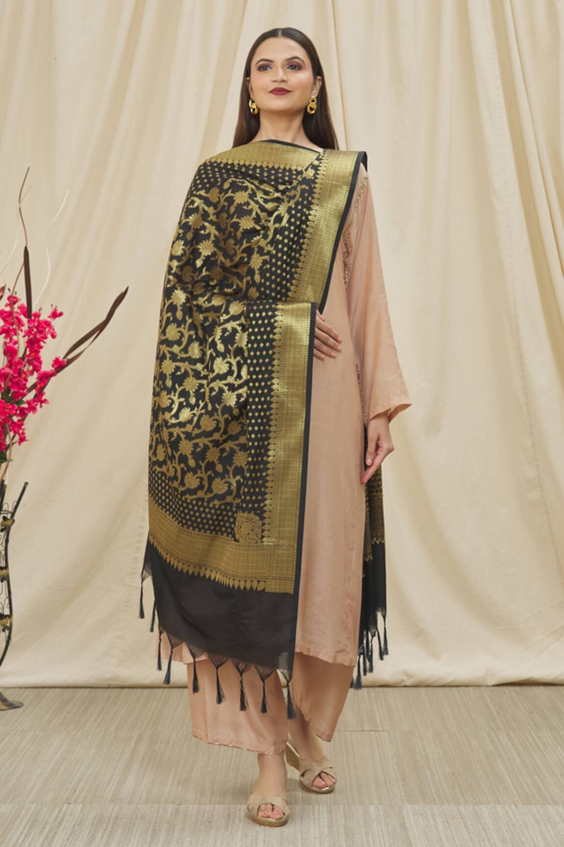 Khwaab by Sanjana Lakhani Vine Woven Black Dupatta 
