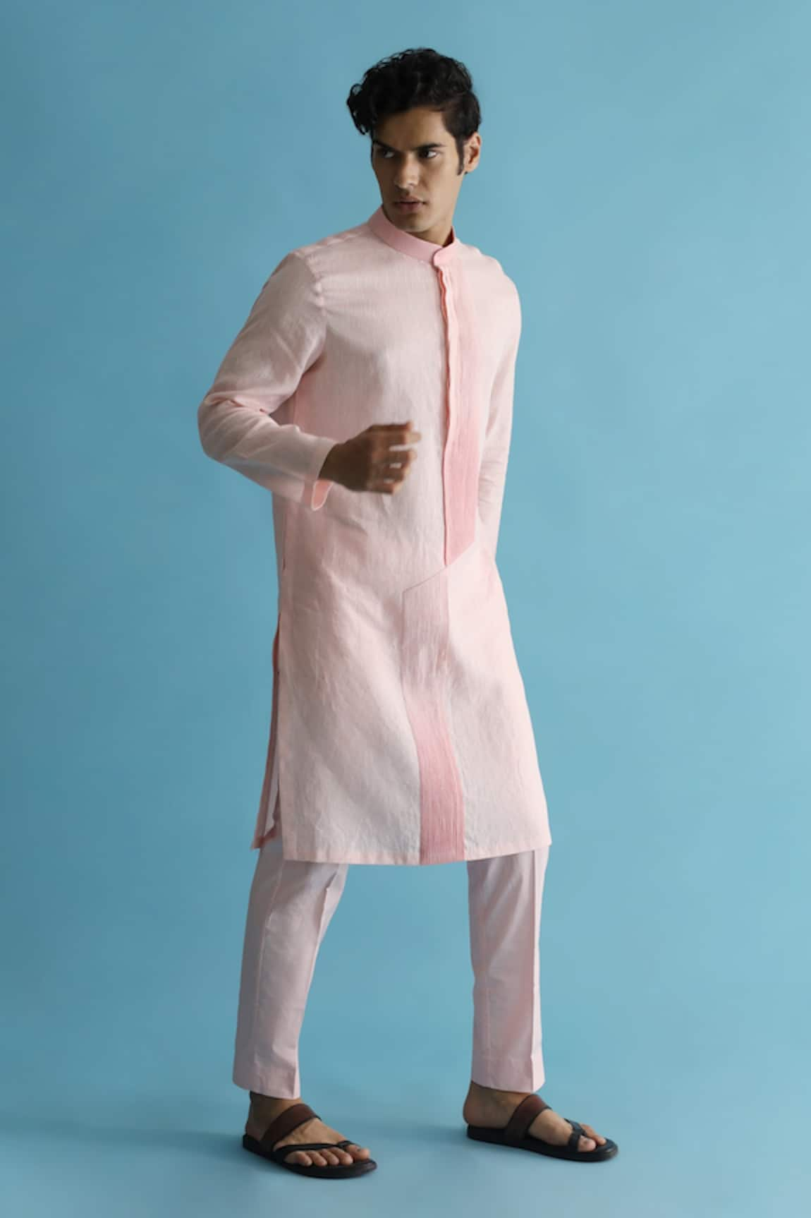 Kaha Aurettap Pintuck Detail Kurta With Pant