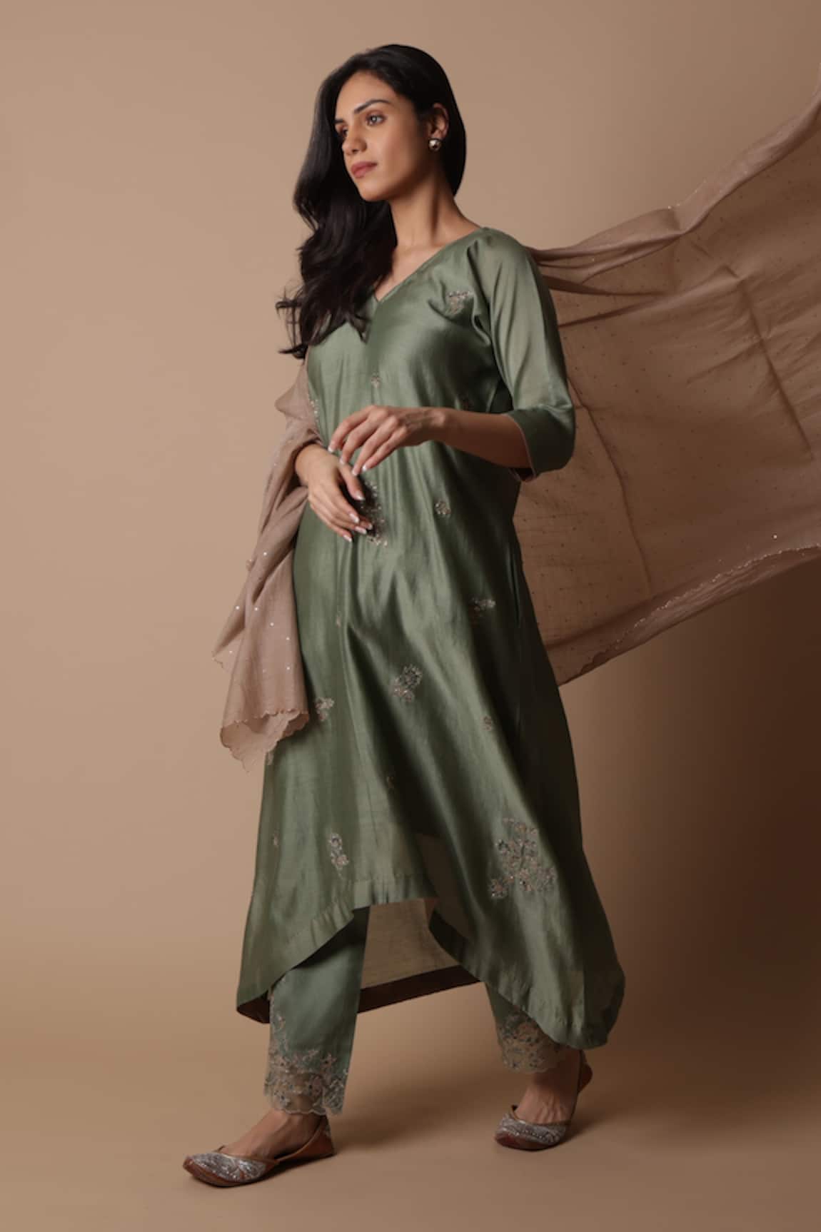 Rhua Neeti Thread Placement Embroidered Kurta Set 