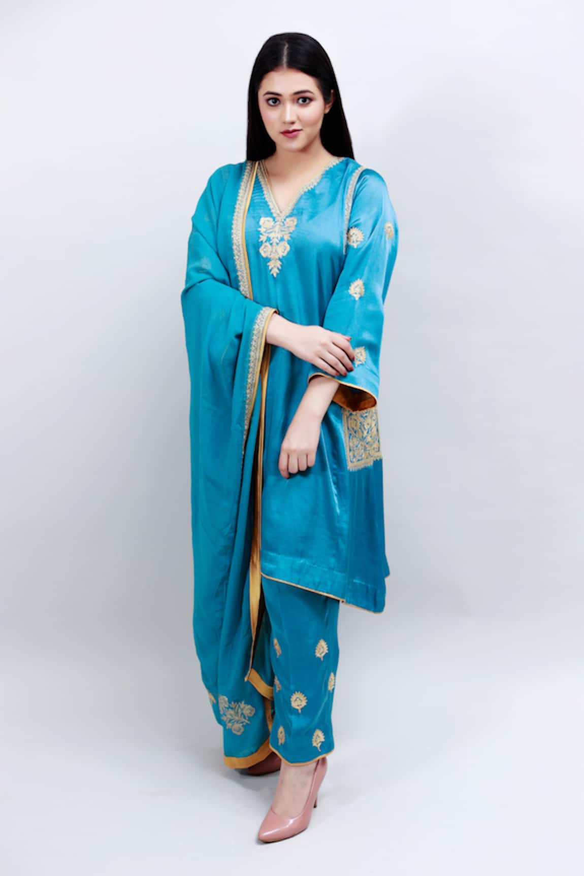 Daljit Sudan Embroidered Phiran Kurta Pant Set