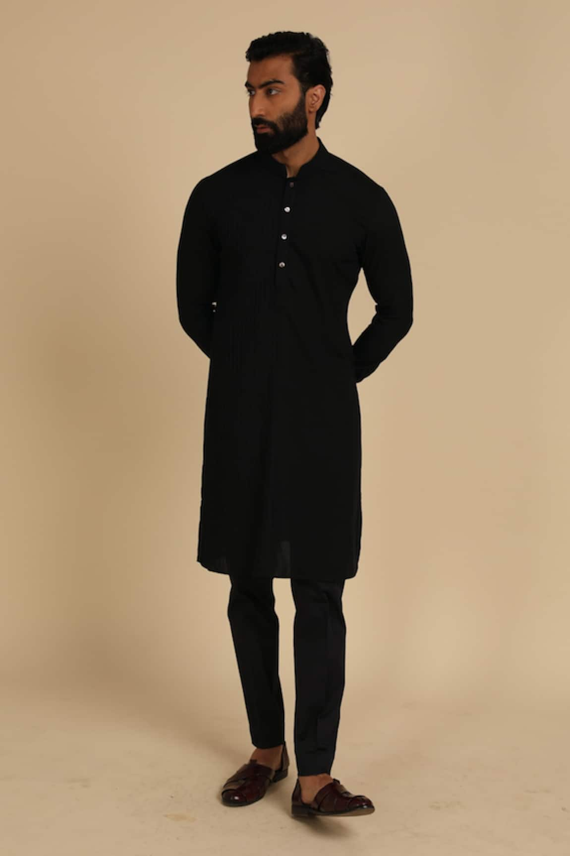 Arjan Dugal Pintuck Kurta Set