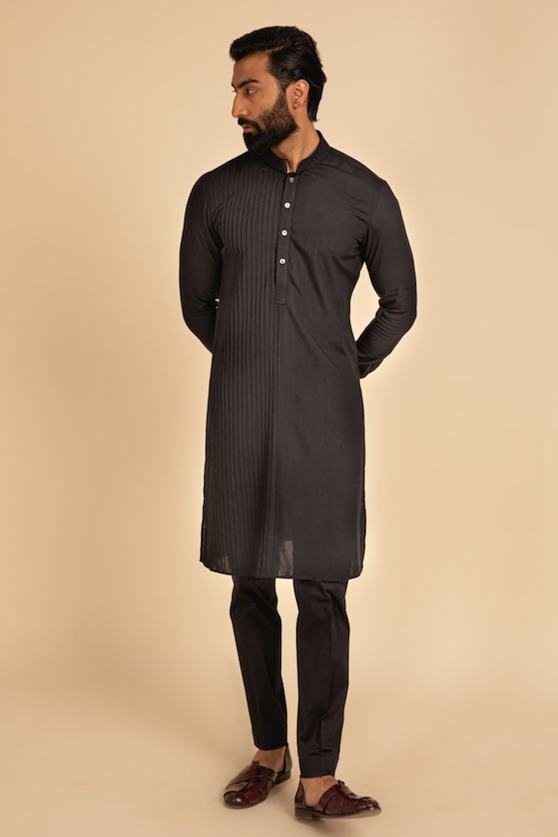 Arjan Dugal Pintuck Kurta Set