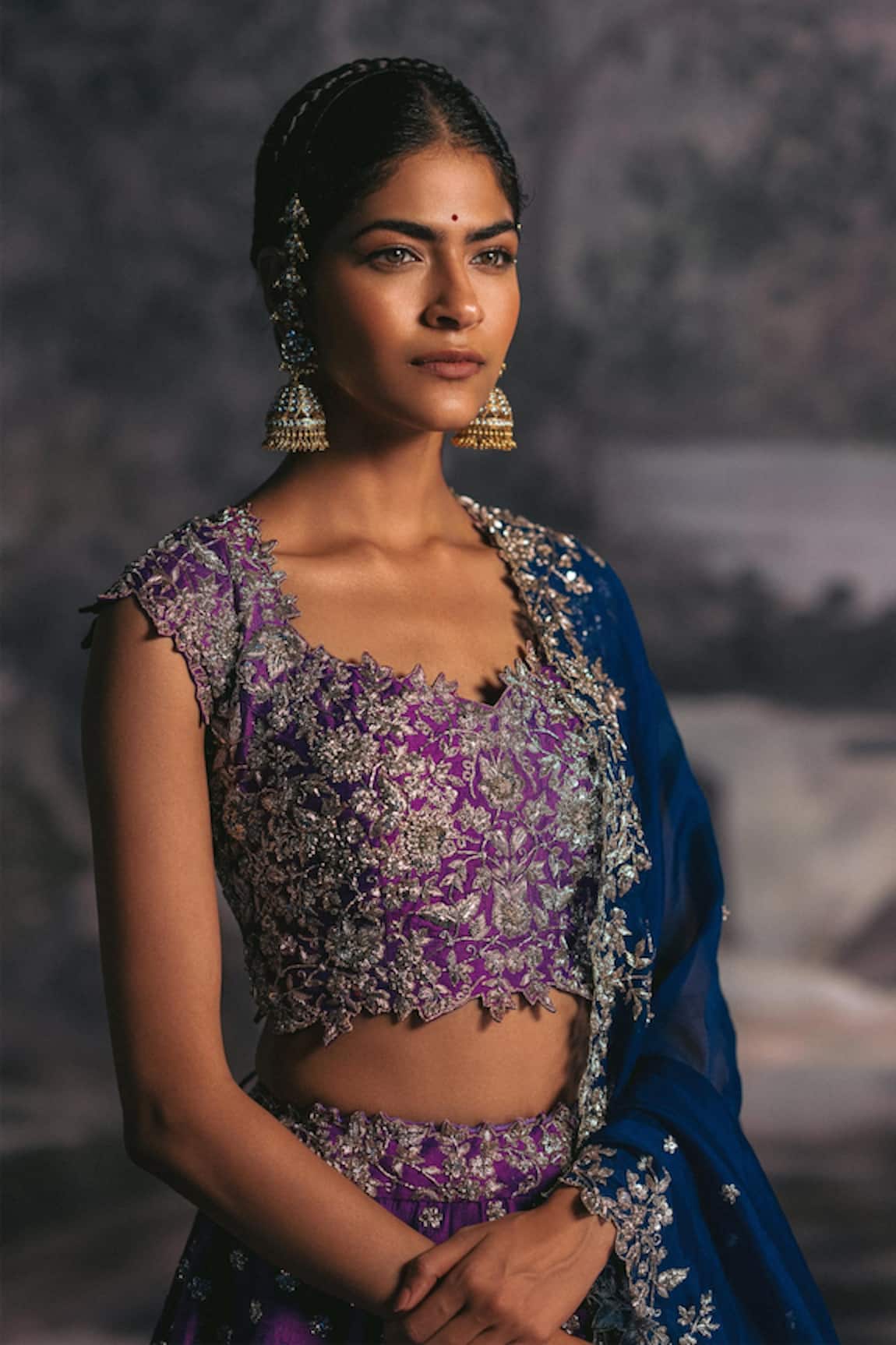 Beautiful panelled purple lehenga with a peach dupatta and kundan emerald  jewellery | WedMeGood| Nandin… | Sabyasachi lehenga, Indian bridal outfits,  Bridal lehenga