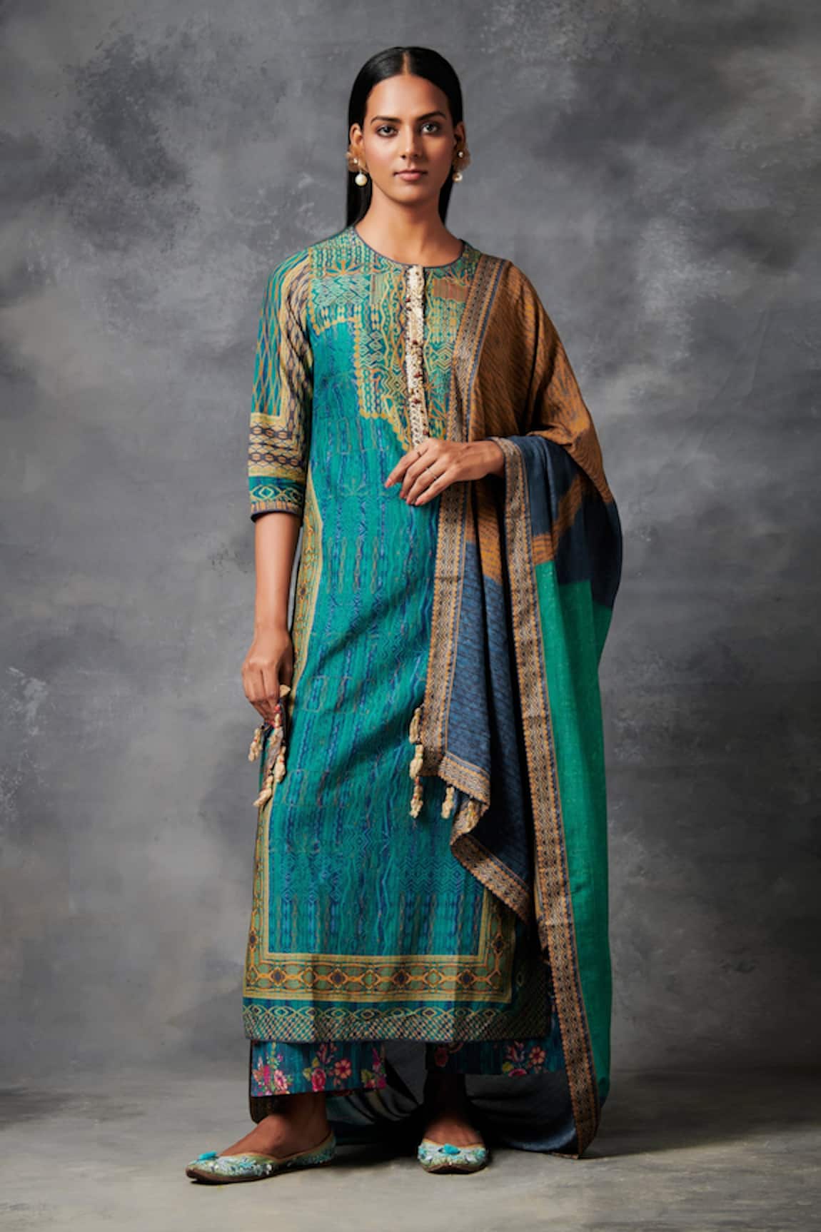 Saundh Alaay Geometric Print Kurta Set