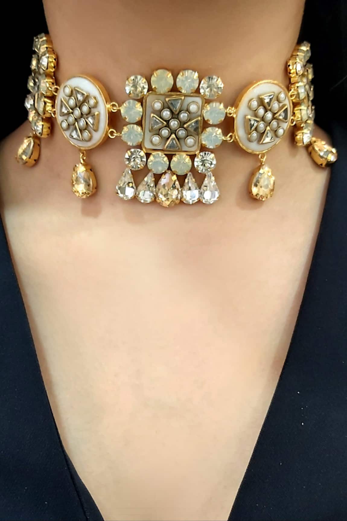 Bblingg Gold Crystal & Kundan Choker