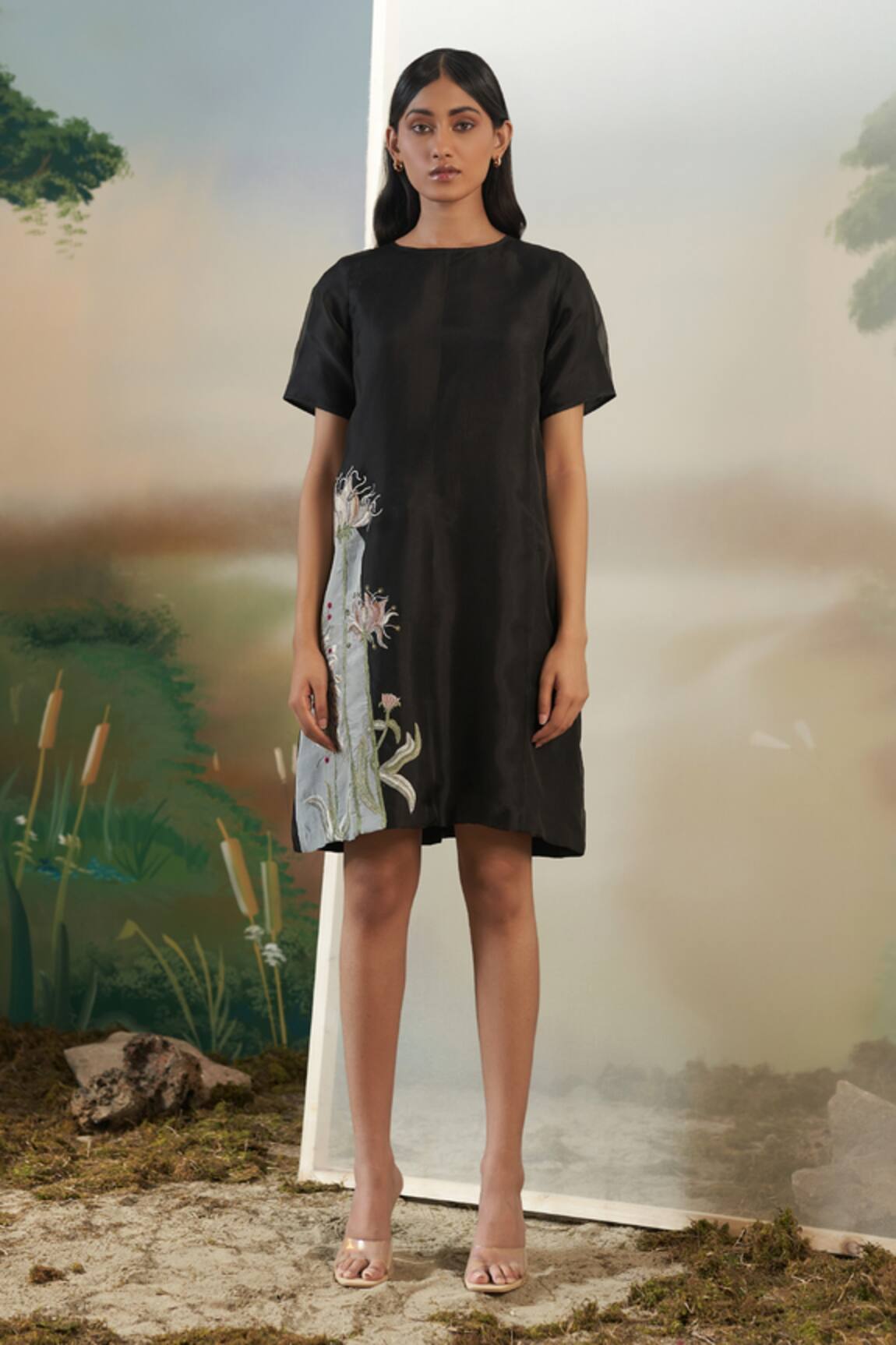 Febo6 Floral Embroidered Shift Dress