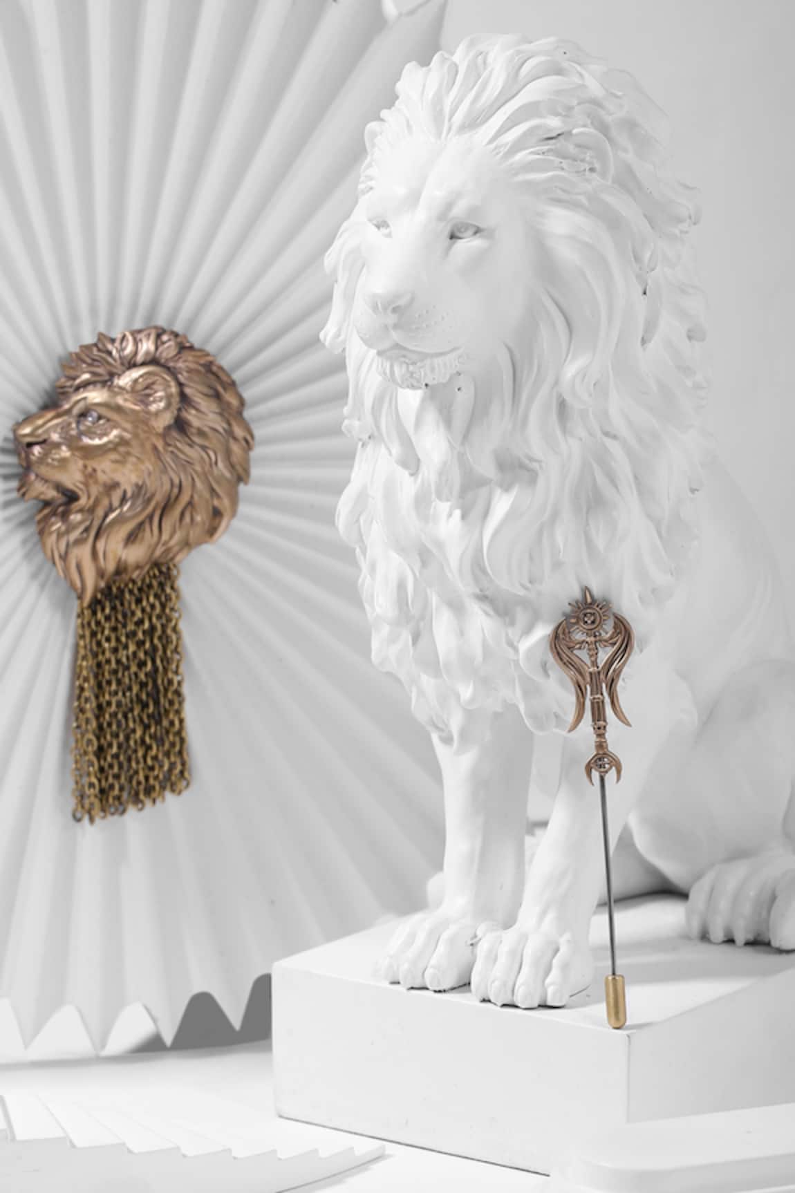 Cosa Nostraa The Lion Brooch & Lapel Pin Gift Box