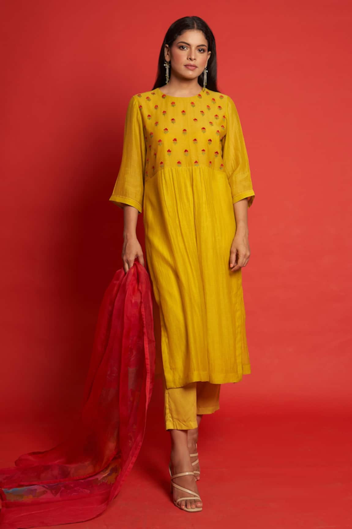 Priti Prashant Floral Embroidered Kurta Pant Set 