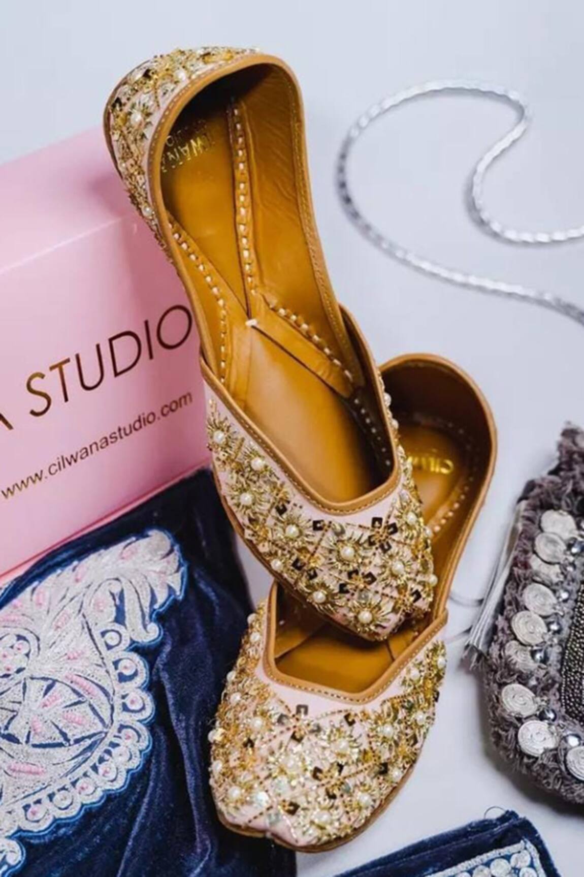 Cilwana Studio Gota Patti Embroidered Juttis