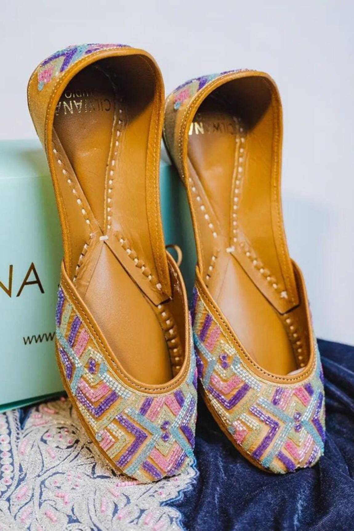 Cilwana Studio Geometric Embroidered Juttis 