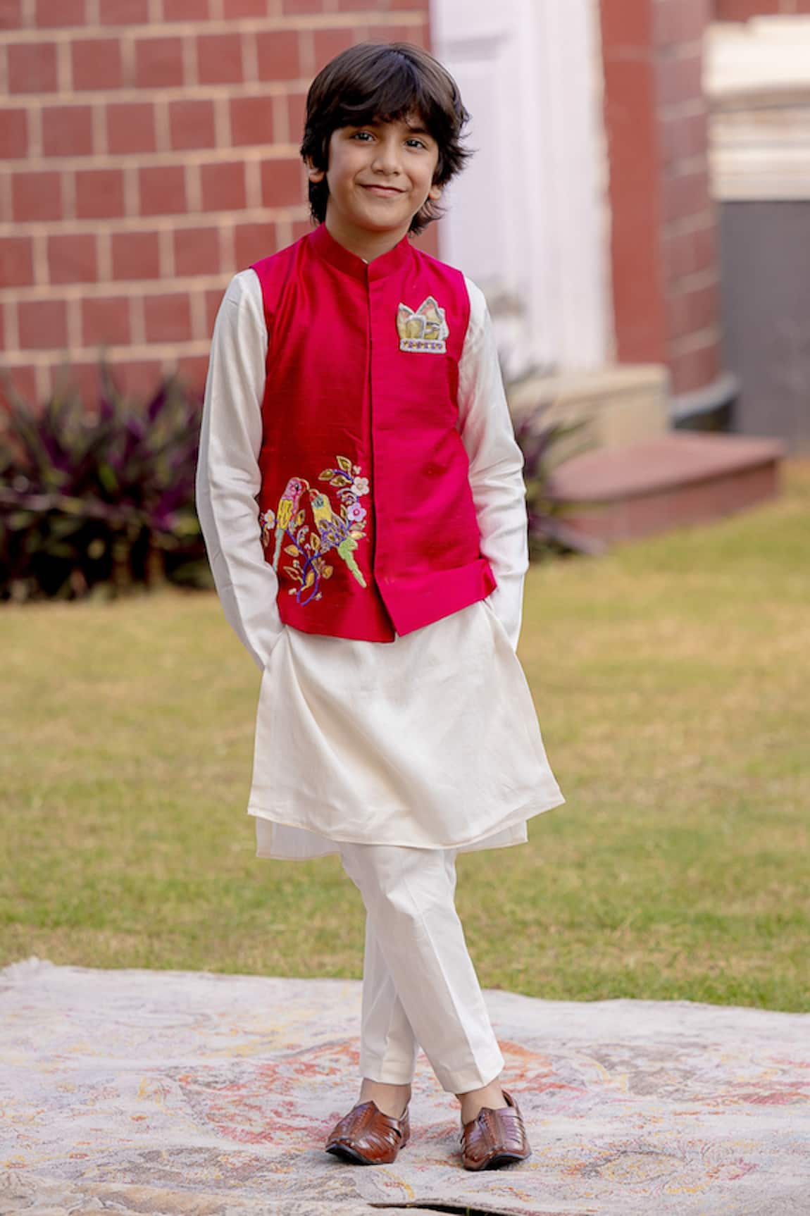 Panchhi by Kanupriya Tibrewala Albela Embroidered Bundi Kurta Set