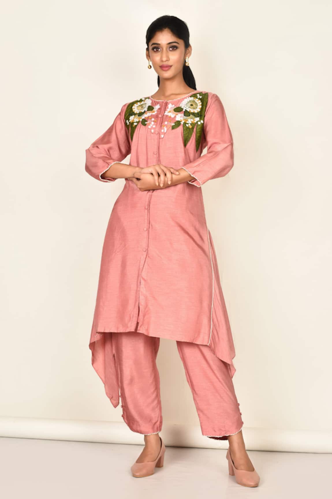 Khwaab By Sanjana Lakhani Floral Motif Embroidered Kurta Set 