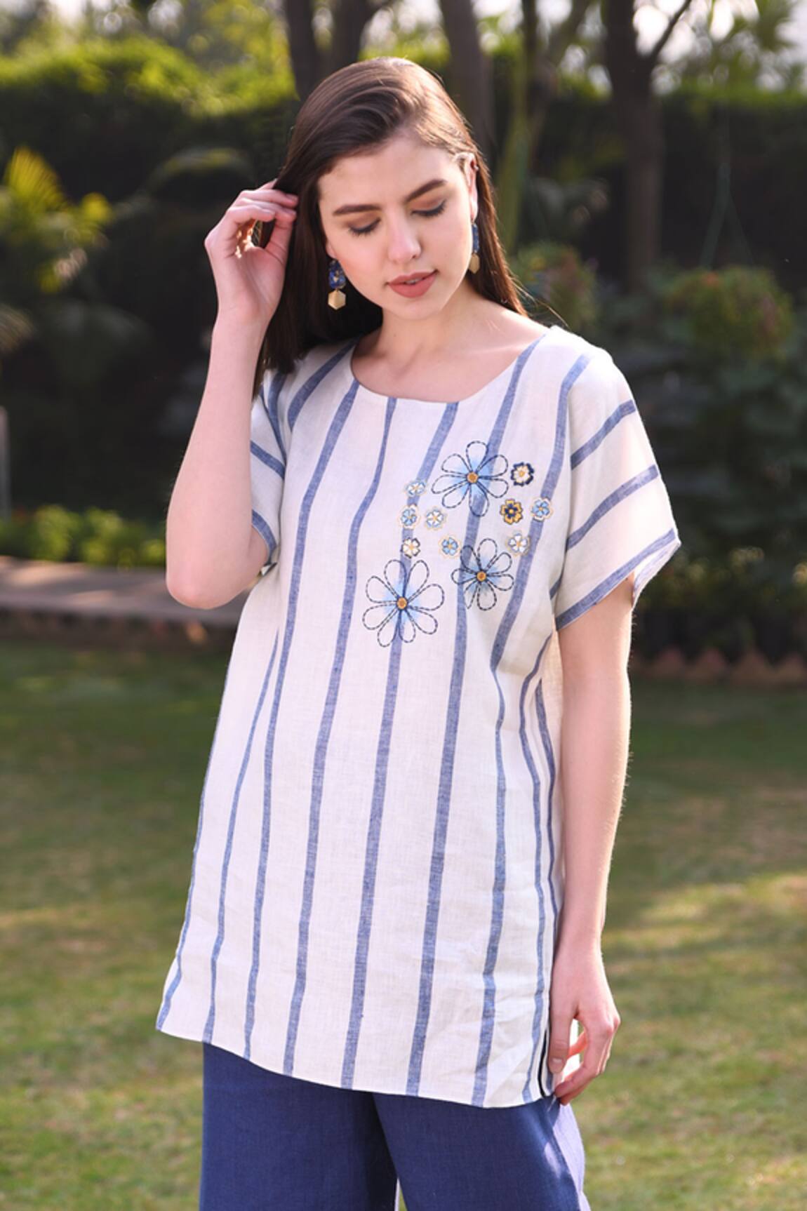Linen Bloom Linen Embroidered Top