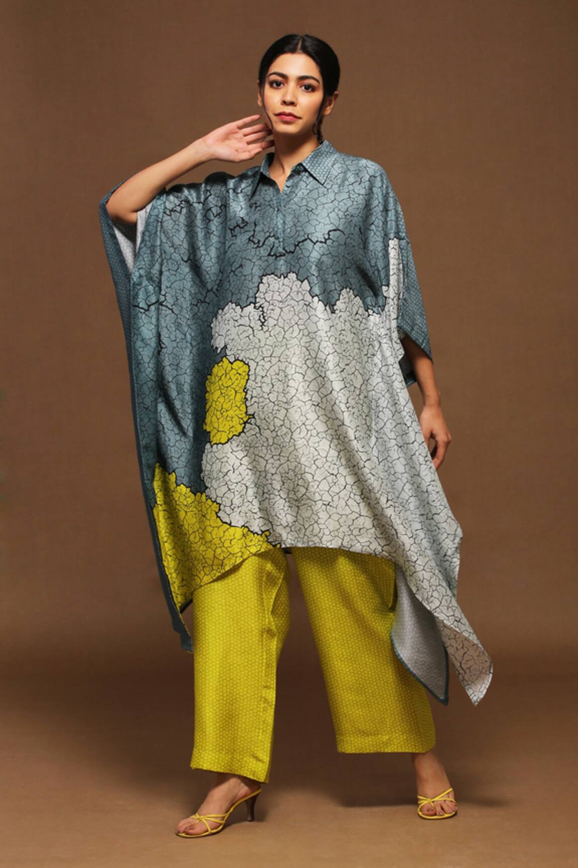 Clos Printed Kaftan Kurta & Pant Set 