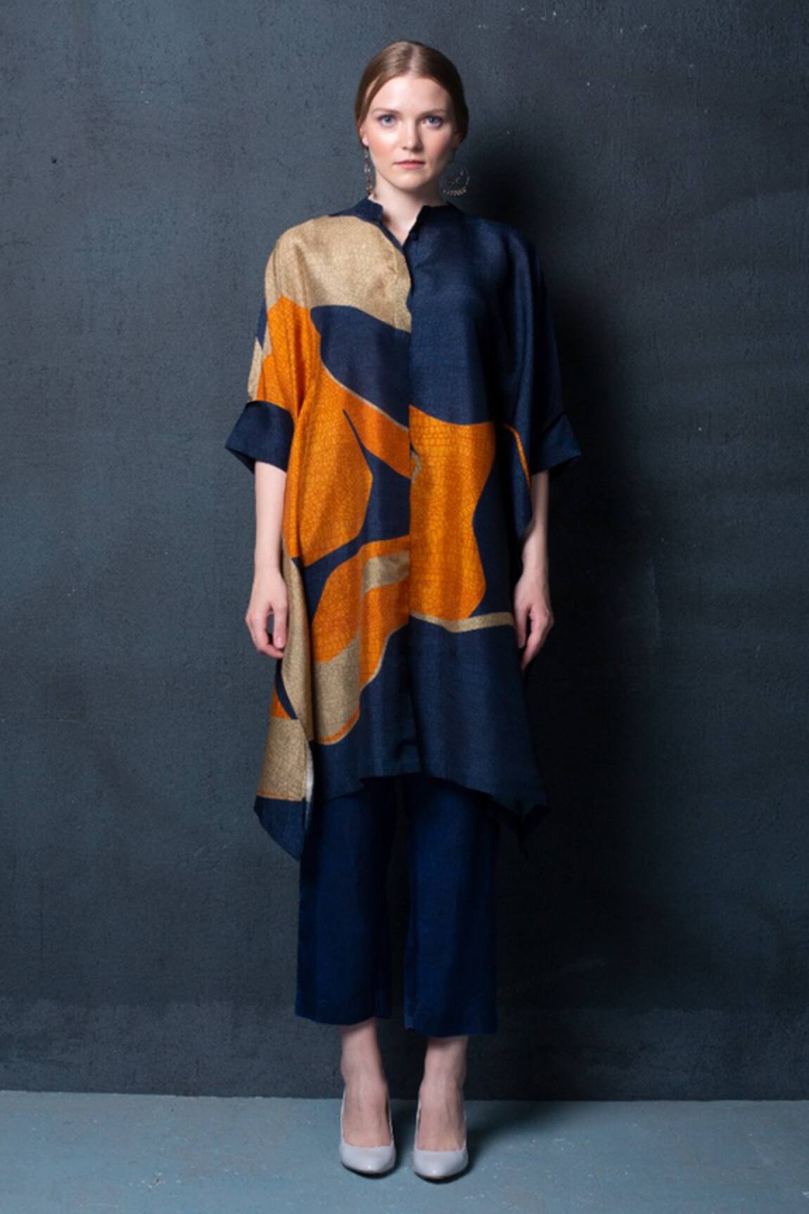 Clos Abstract Print Kurta & Pant Set