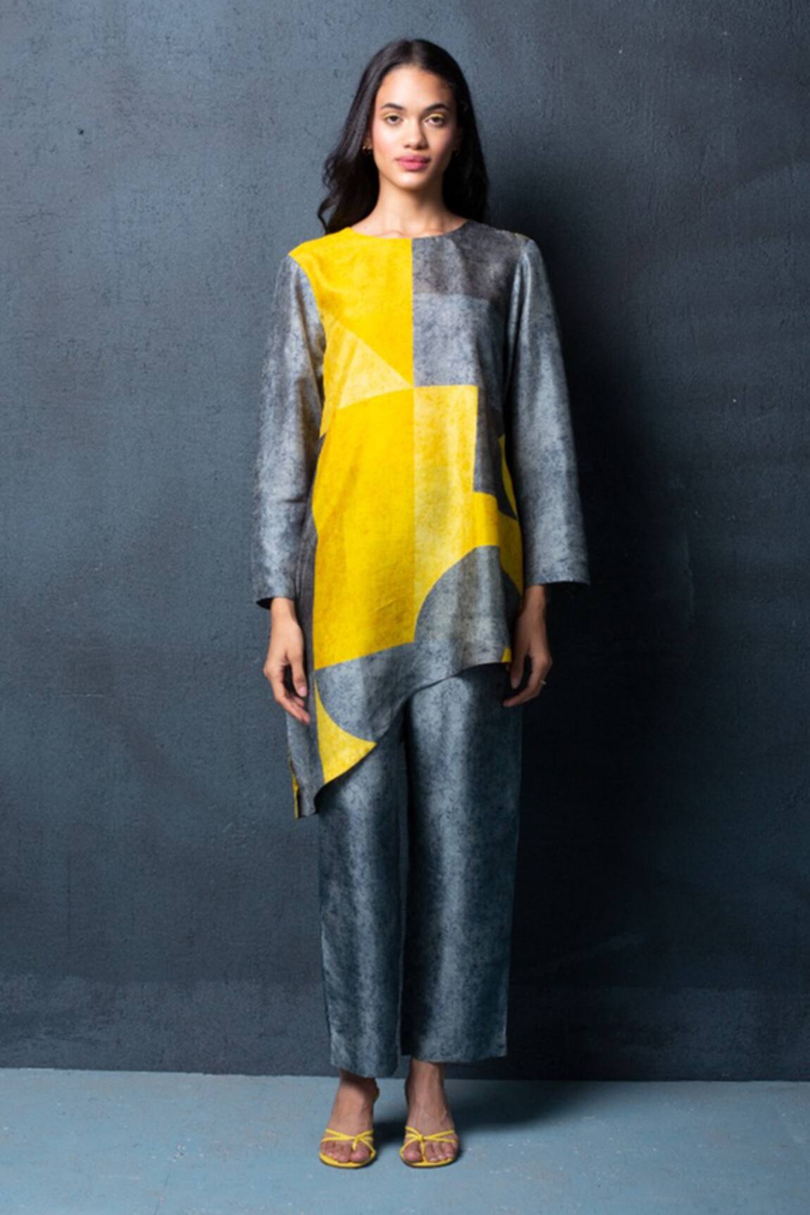 Clos Geometric Abstract Print Tunic & Pant Set