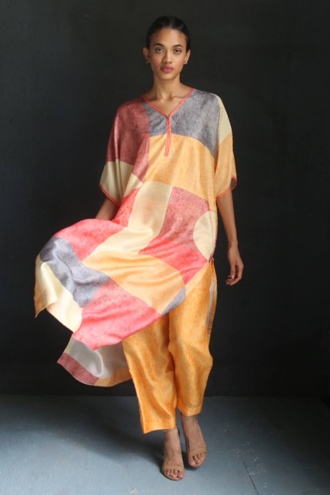 Clos Geometric Abstract Print Tunic & Pant Set