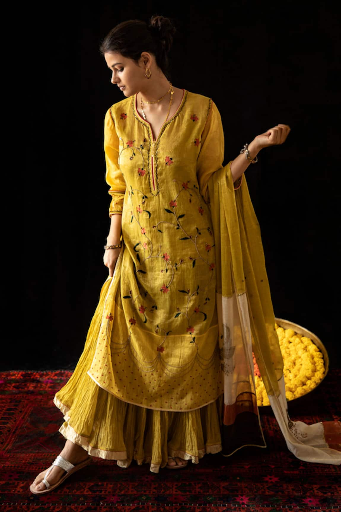 Nini Mishra Embroidered Kurta with Crushed Inner