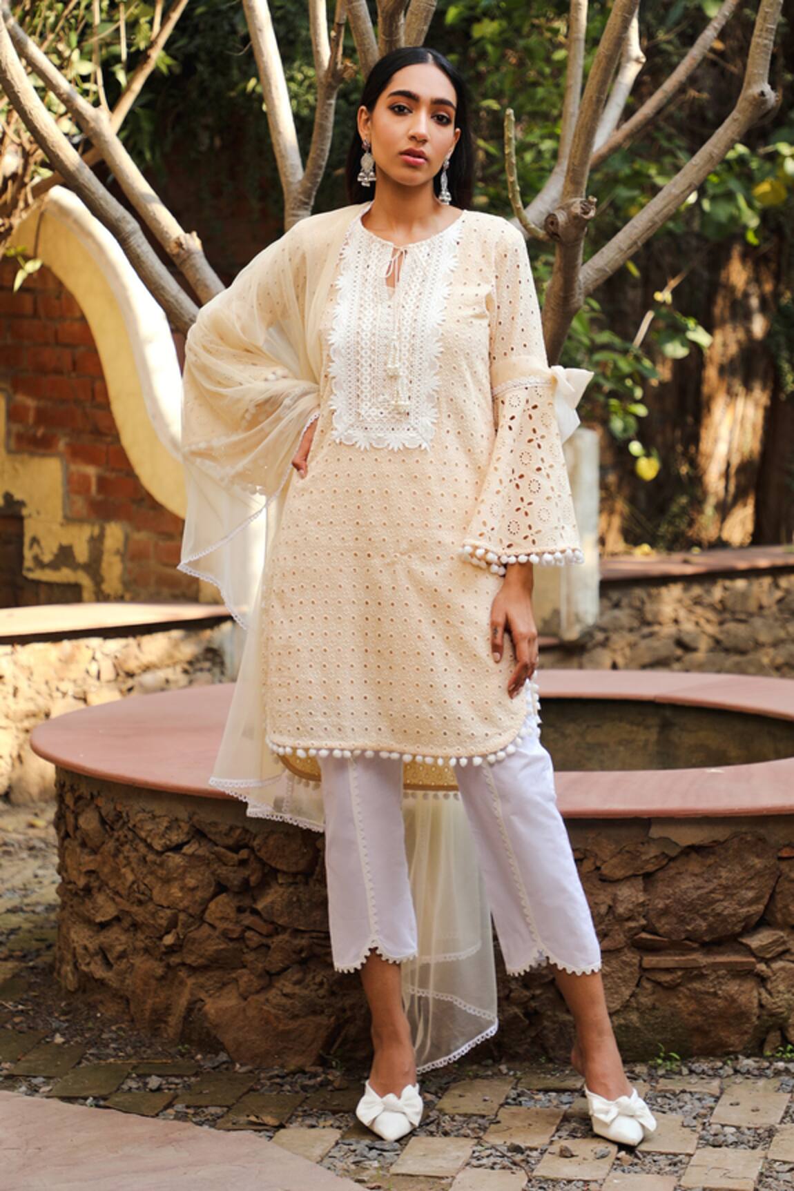 Enaarah Primrose Embroidered Kurta Set