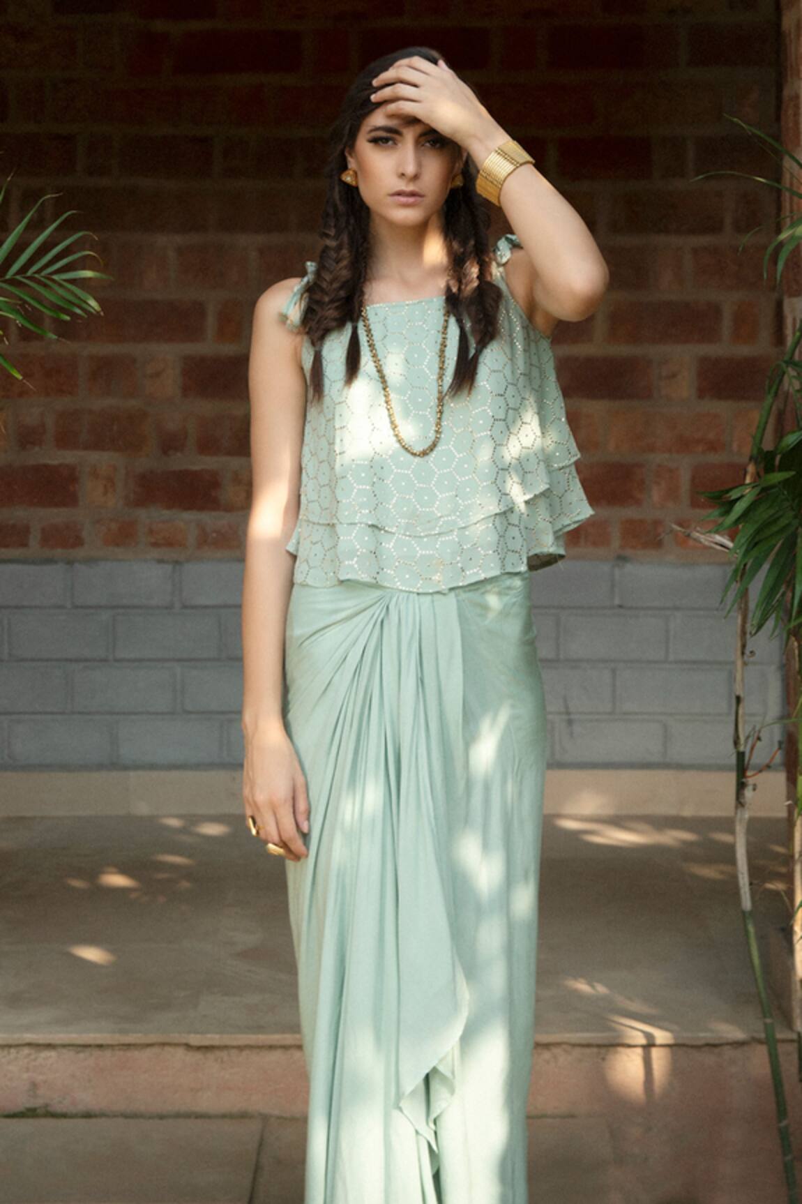 Enech Embellished Top & Skirt Set 