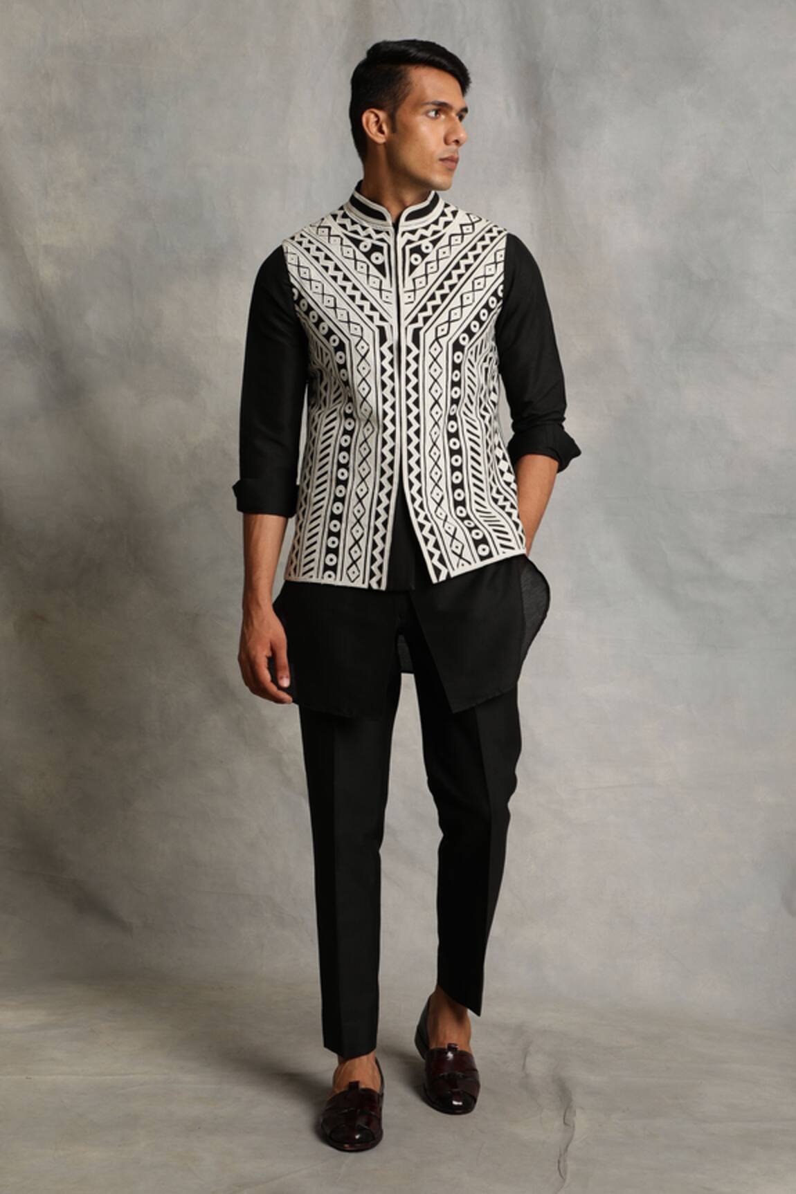 Gargee Designers Geometric Applique Bundi & Kurta Set 