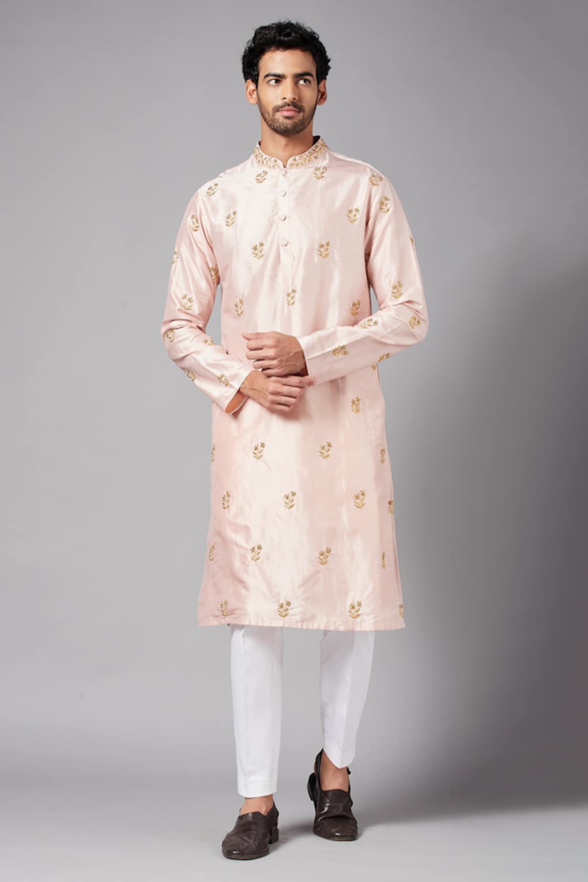 Hilo Design Krusos Floral Embroidered Kurta