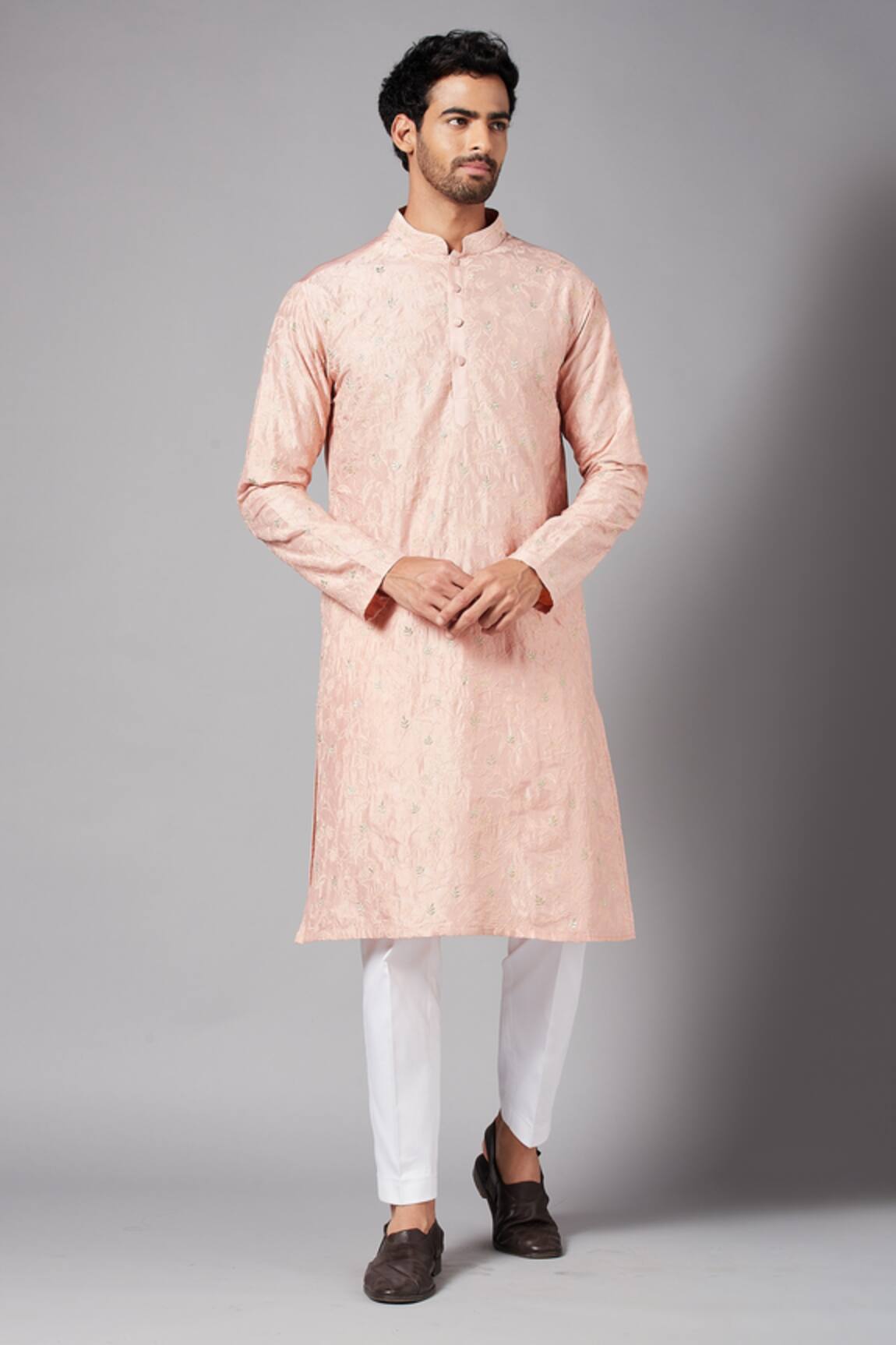 Hilo Design Tiyaan Floral Embroidered Kurta