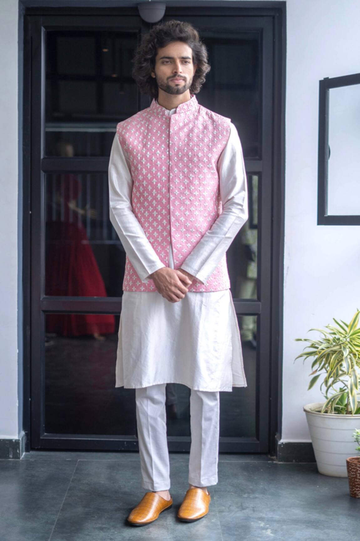 Hilo Design Embroidered Bundi & Kurta Set