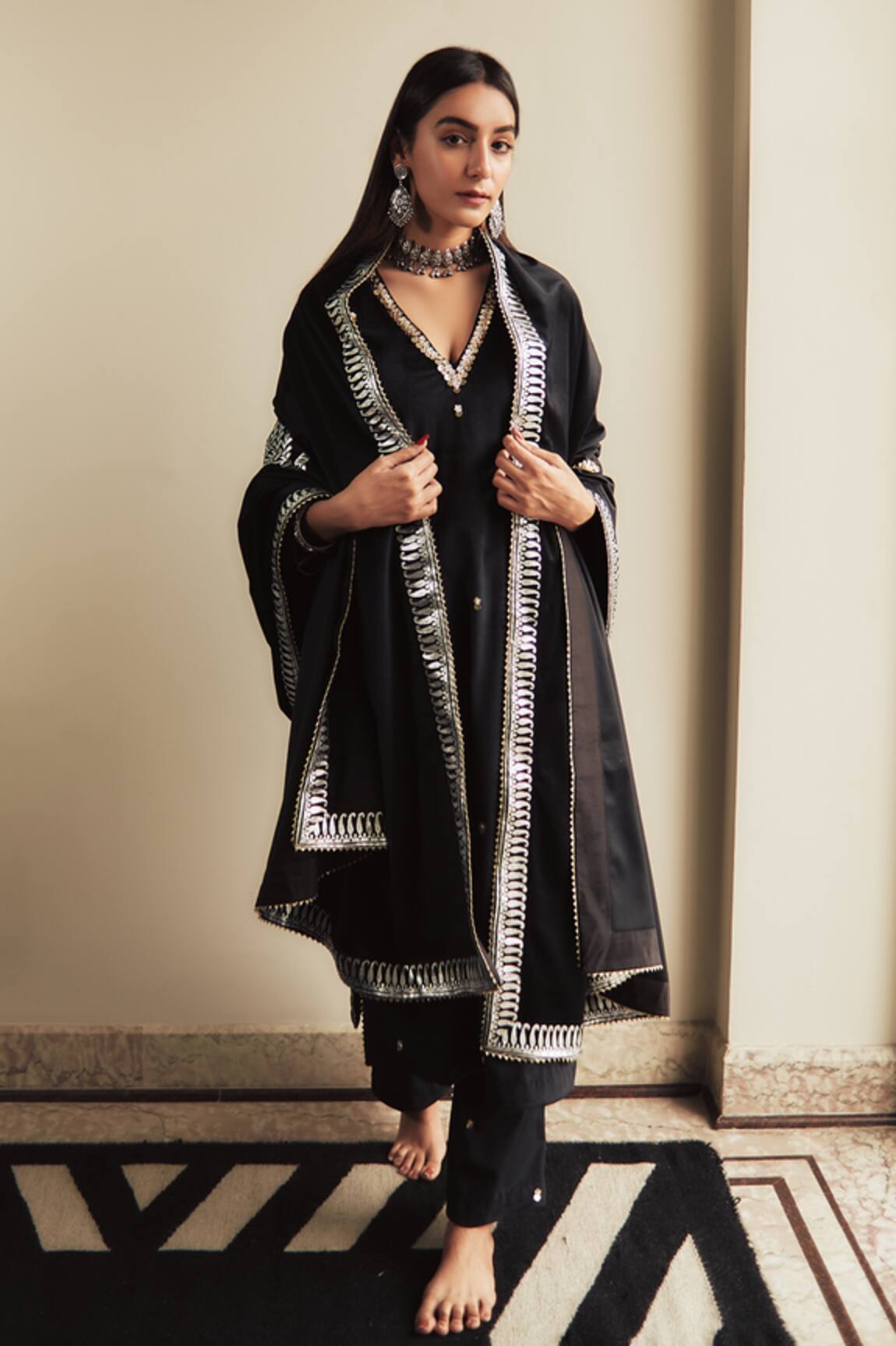 House Of Pink Velvet Embroidered Kurta Set