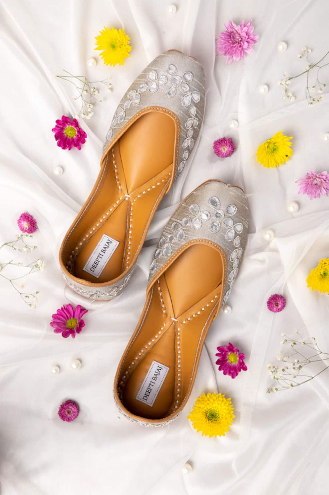 Label Deepti Bajaj Embroidered Juttis