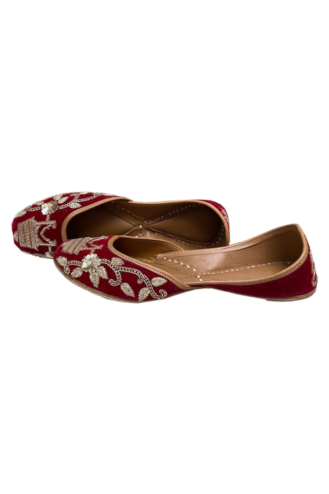 Kurrbat Jharoka Embroidered Juttis