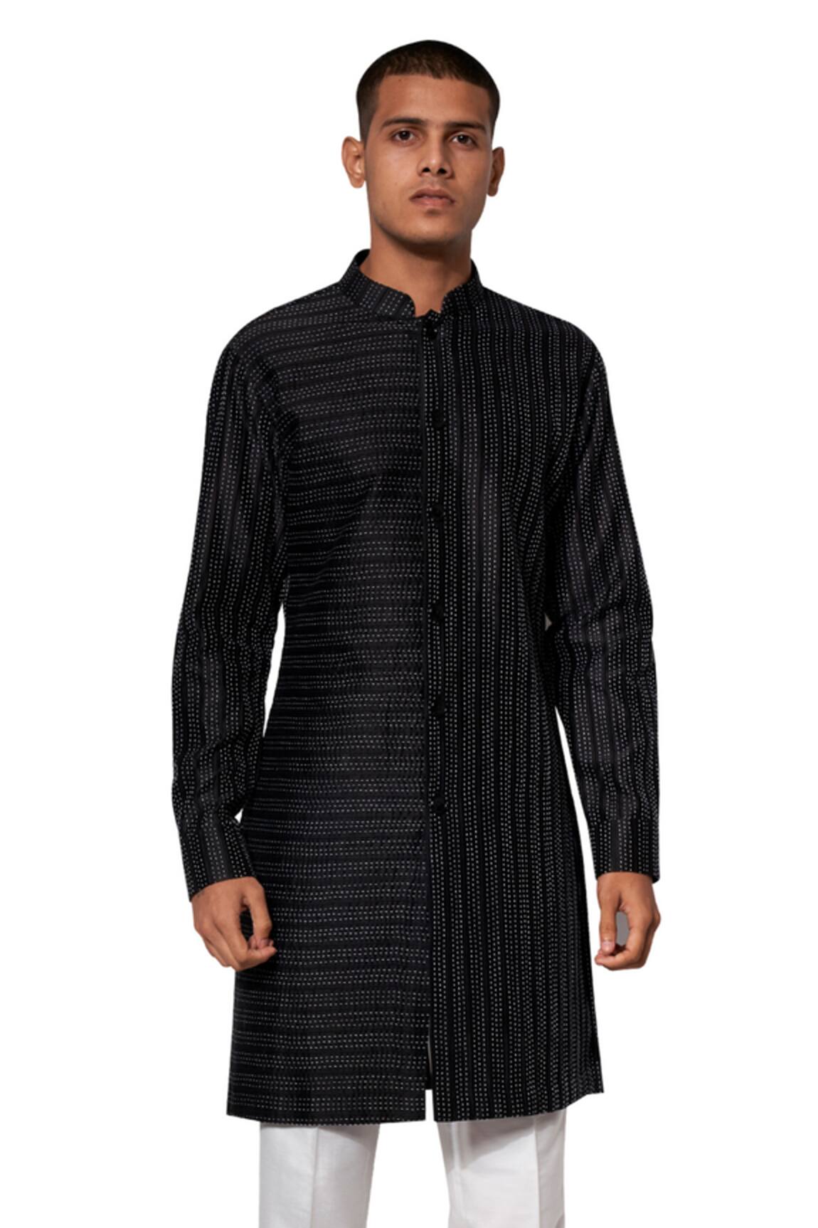 Amaare Embroidered Kurta Set