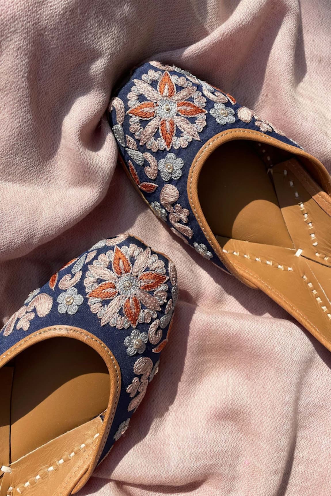 Kurrbat Khwaab Velvet Embroidered Juttis