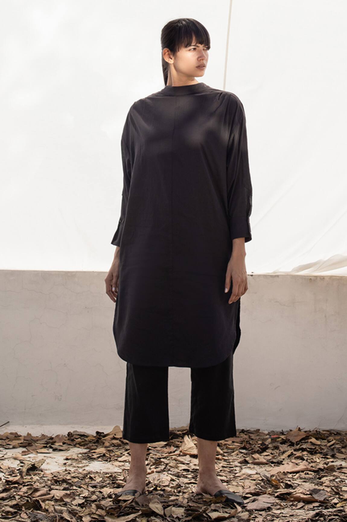 Kharakapas Pleated Kurta & Pant Set