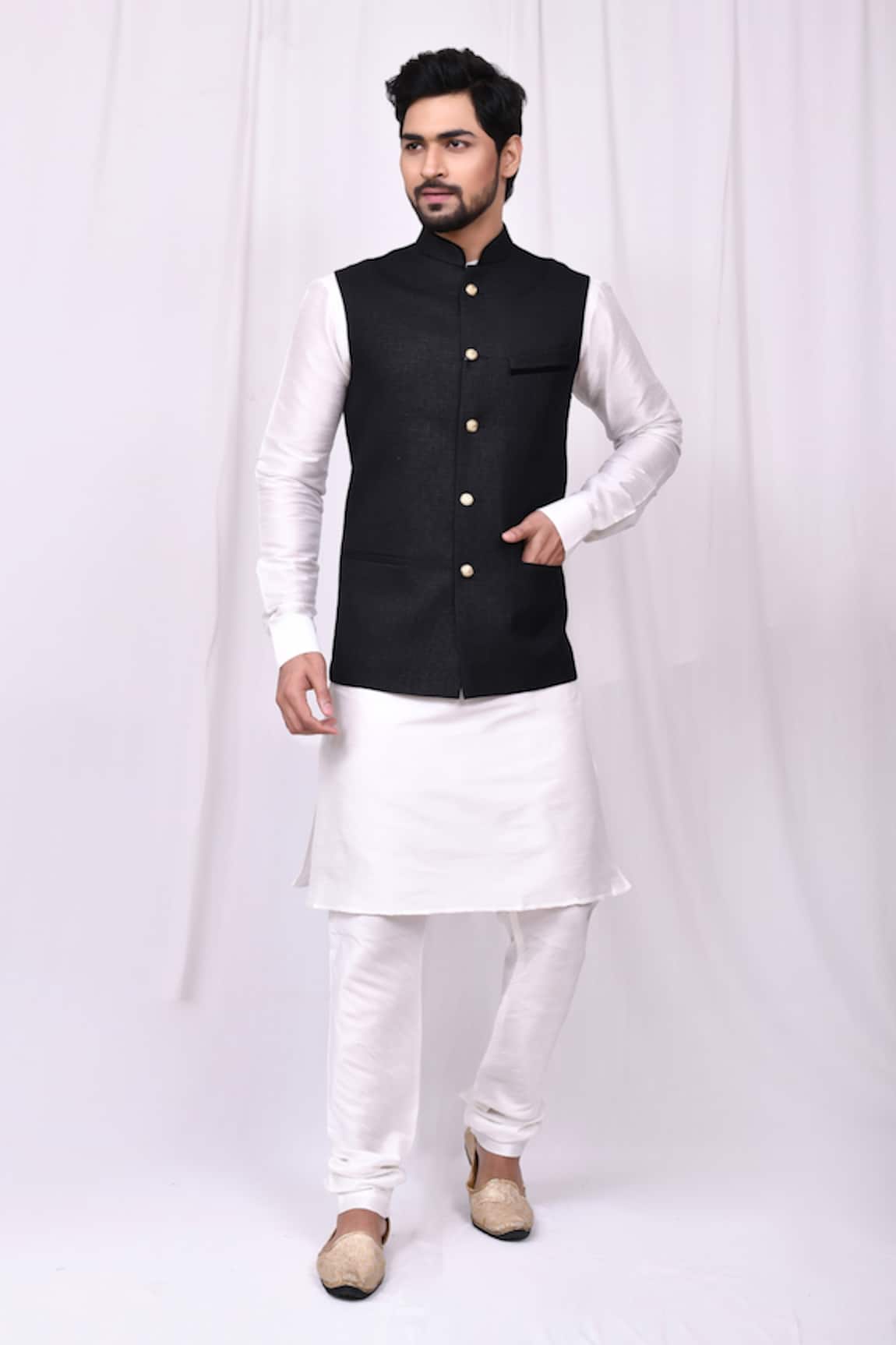 Samyukta Singhania Sleeveless Nehru Jacket Kurta Set