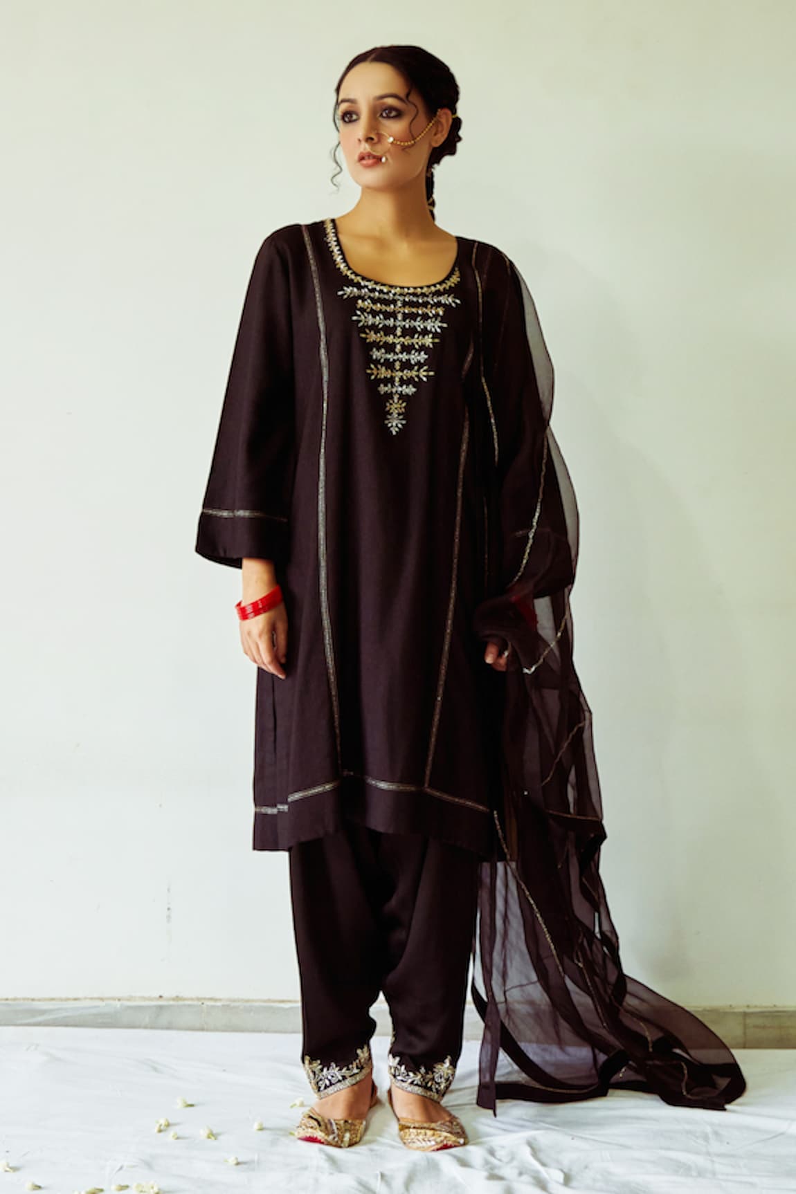 Kanika Sharma Embroidered Kurta Set