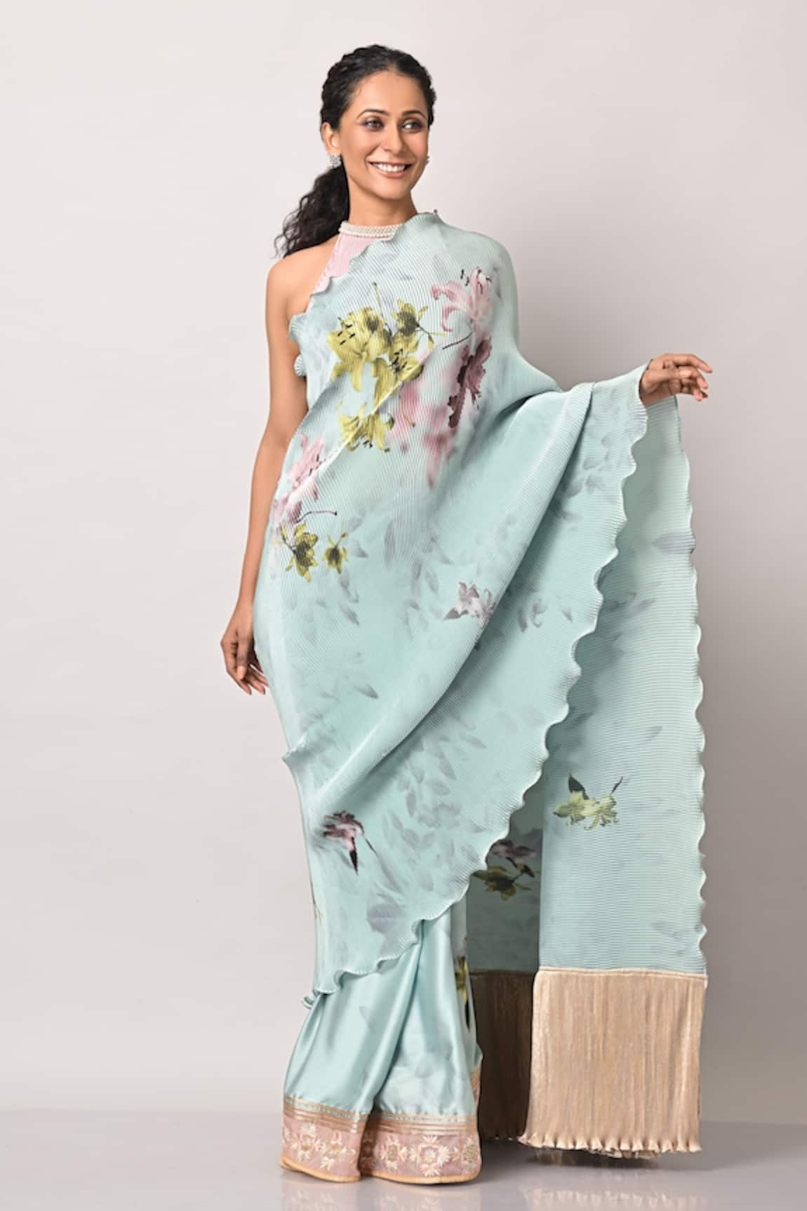 Kiran Uttam Ghosh Lilly Print Pleated Saree With Unstitched Blouse Piece 