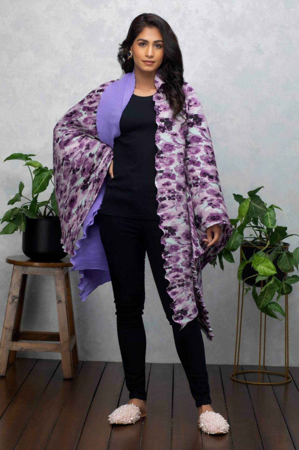 Rhe-Ana Pleated Cape