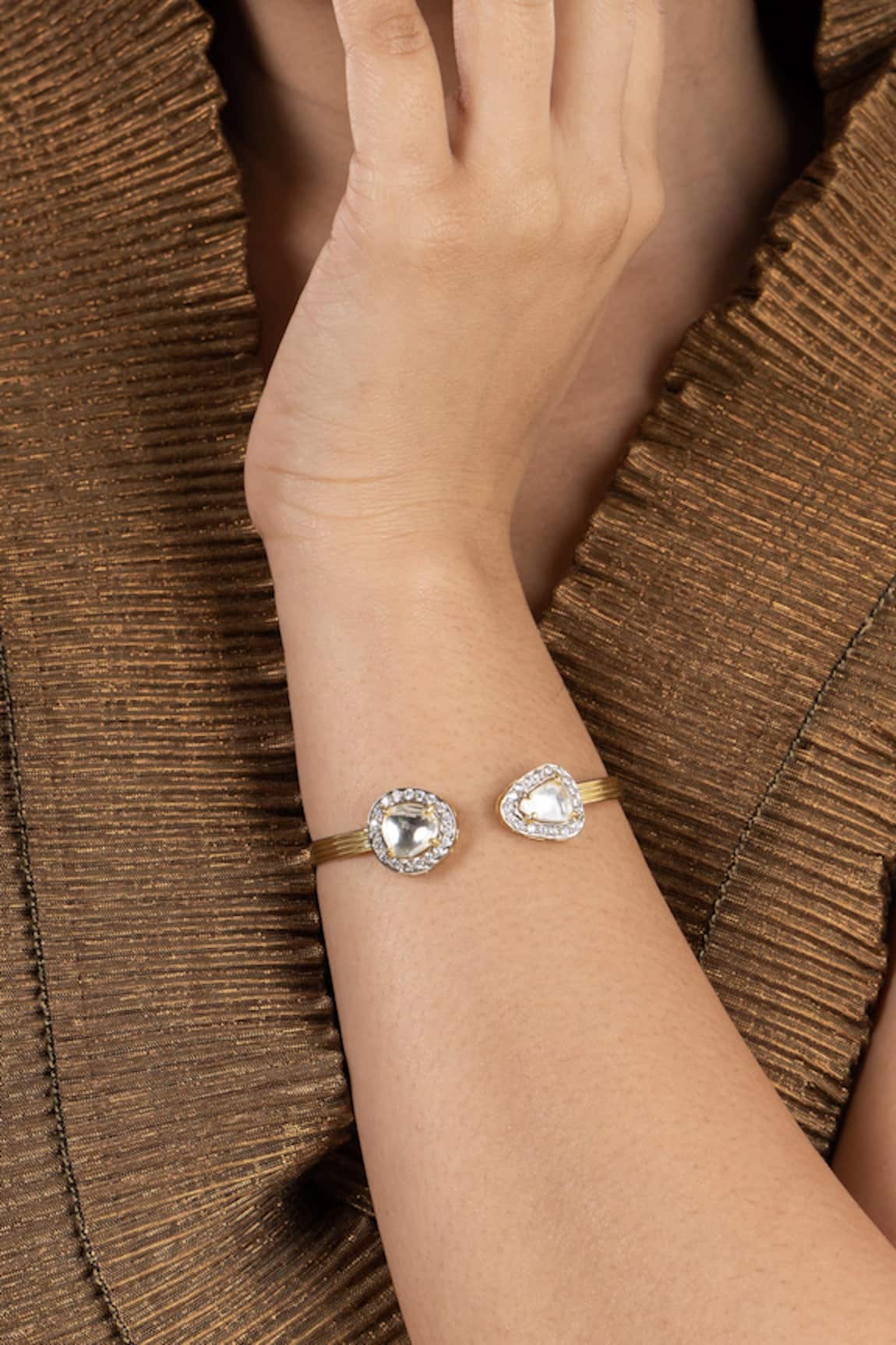 Vasundhara Handcrafted Kundan Bracelet