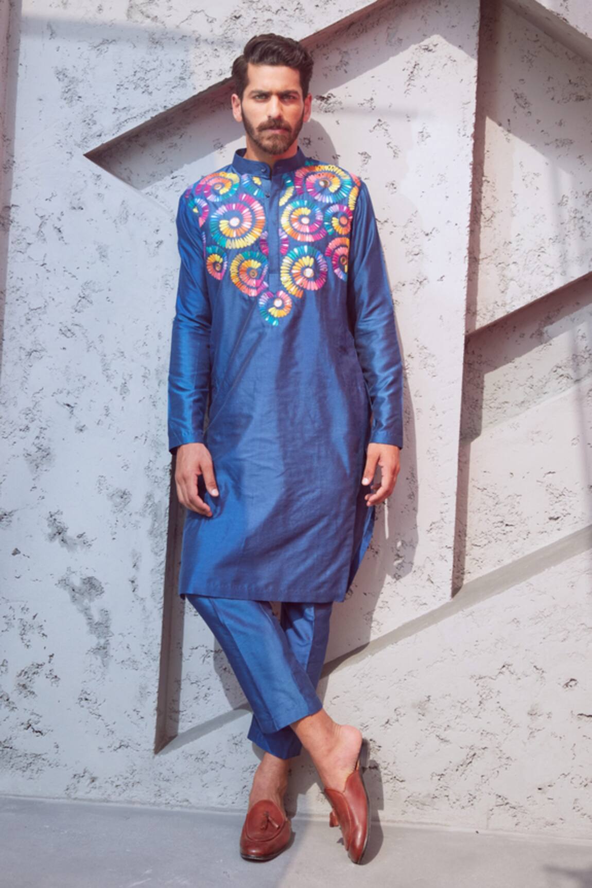 DiyaRajvvir Circle Embroidered Kurta 