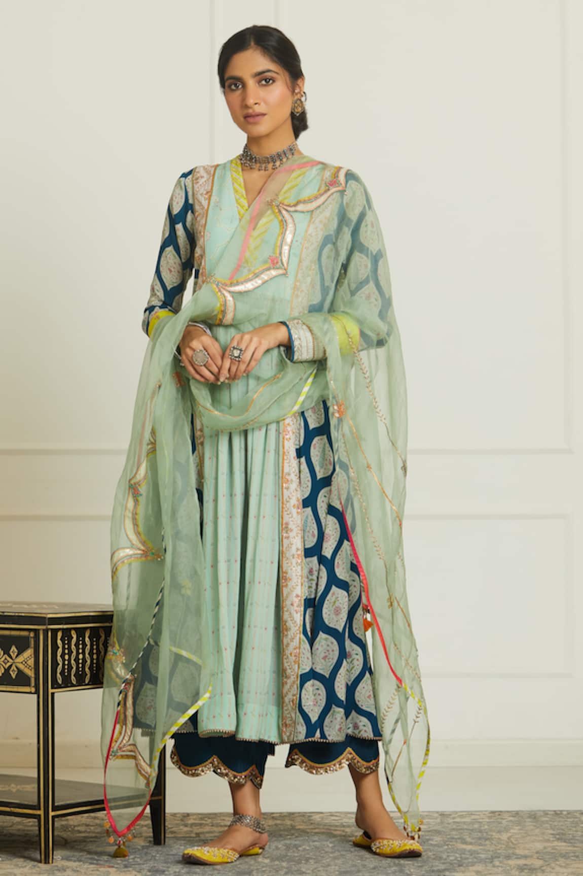 Rajiramniq Embroidered Panelled Kurta Set