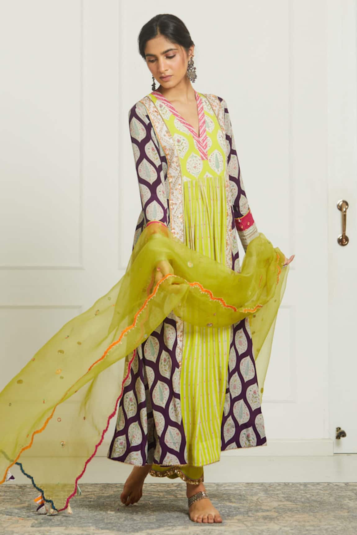 Rajiramniq Embroidered Panelled Kurta Set