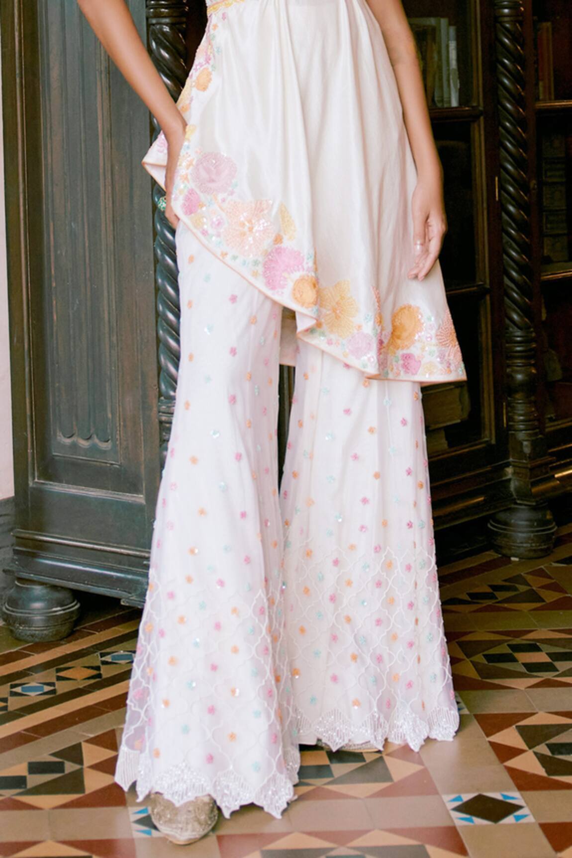 SARA MALLIKA × 6(ROKU)EMBROIDERY BEST SARA MALLIKA × 6(ROKU)EMBROIDERY BEST（Sara mallika Spring