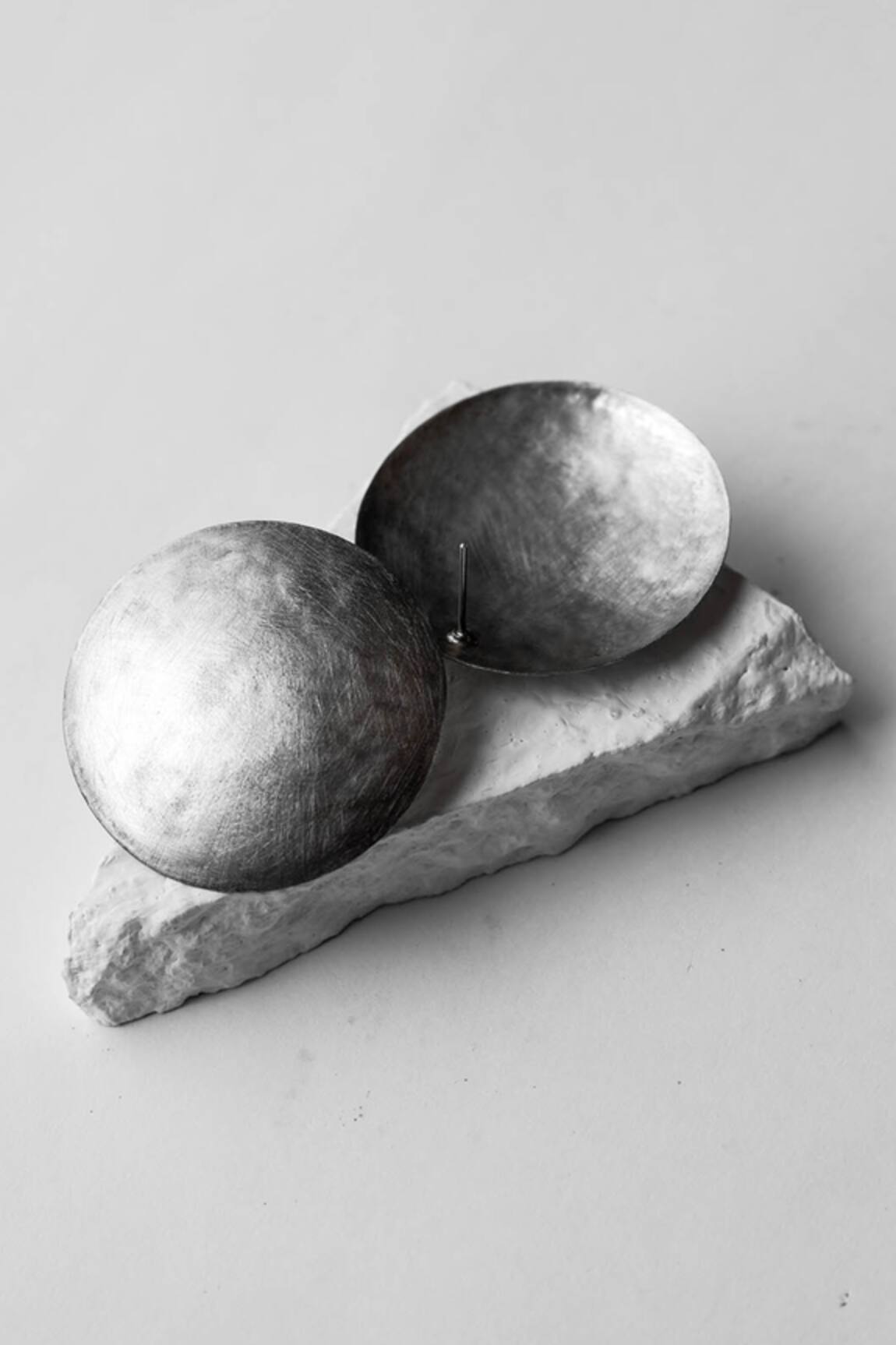 DE'Anma Circular Studs