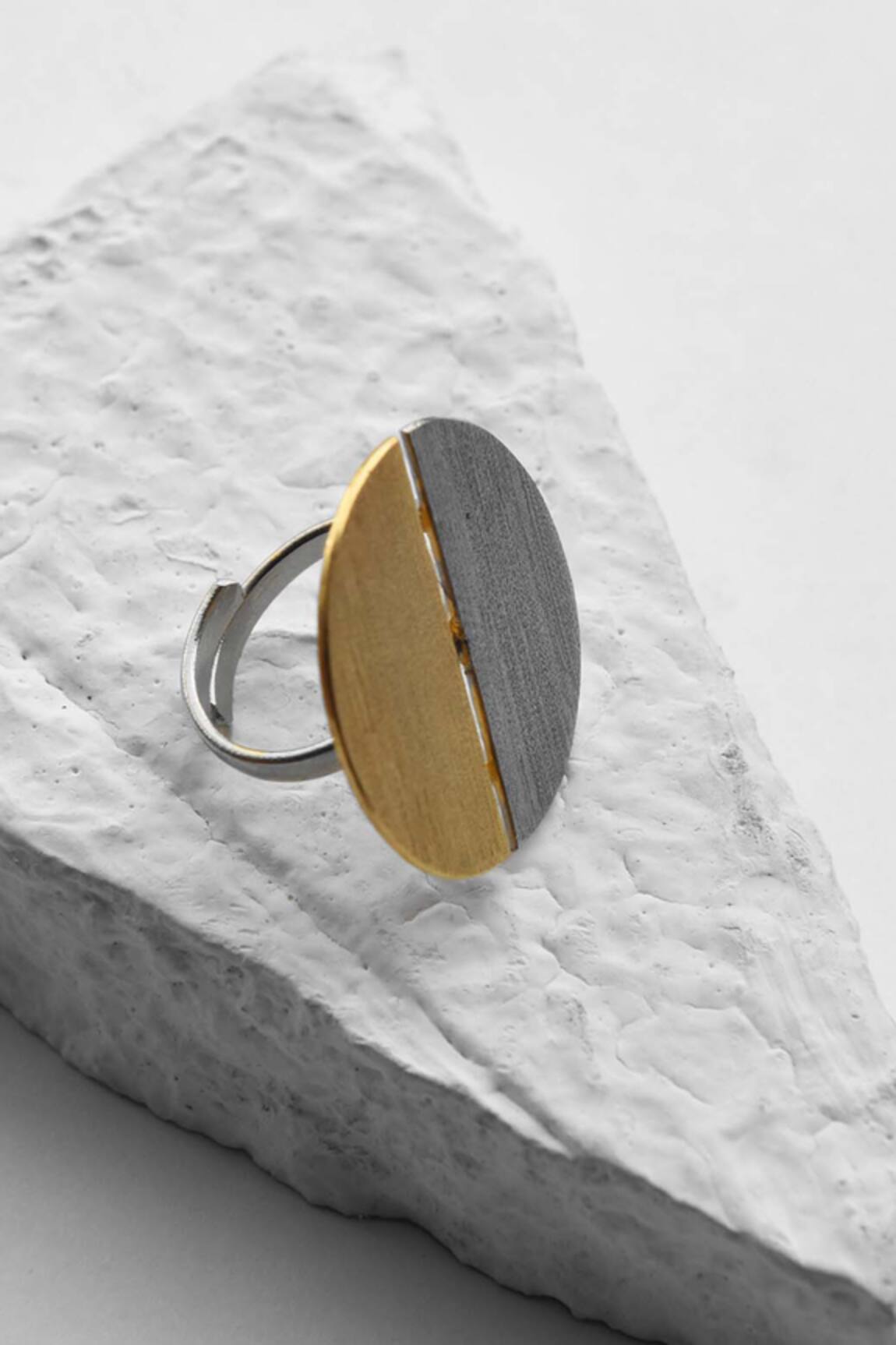 De'anma Circular Ring