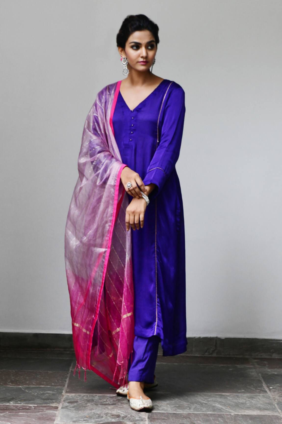 Myaara Panelled Kurta Set