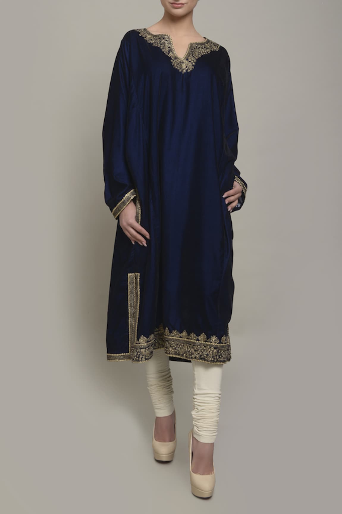 Nineteen89 Velvet Embroidered Kurta