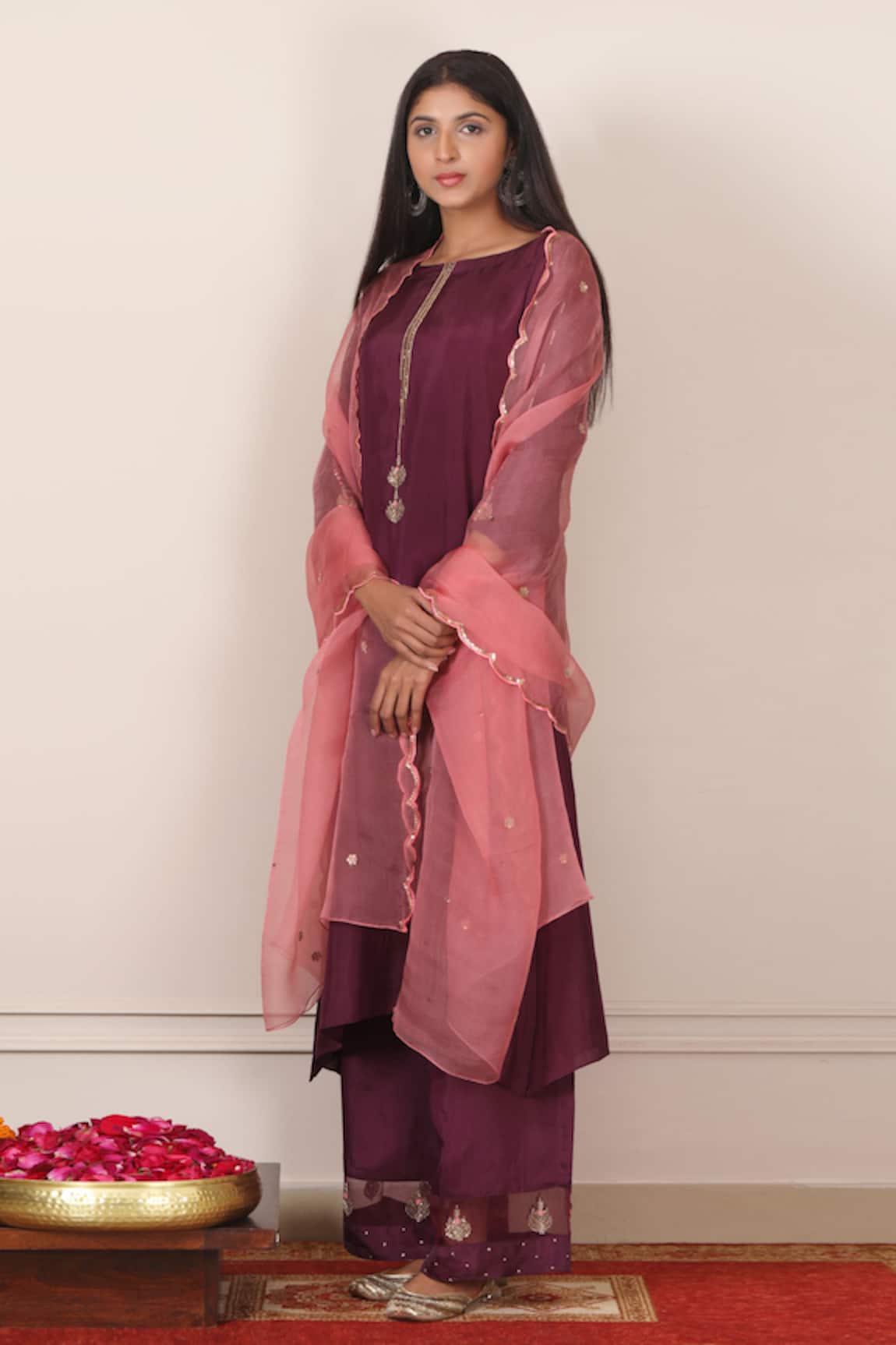 Pouli Pret Embroidered Kurta Set 