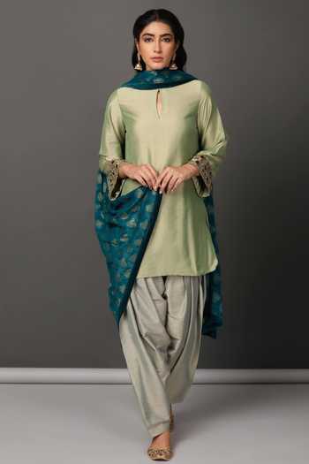 NUHH Kurta Set with Floral Motif Dupatta 