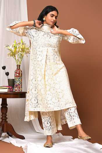 NUHH Lace Embroidered Kurta Set 